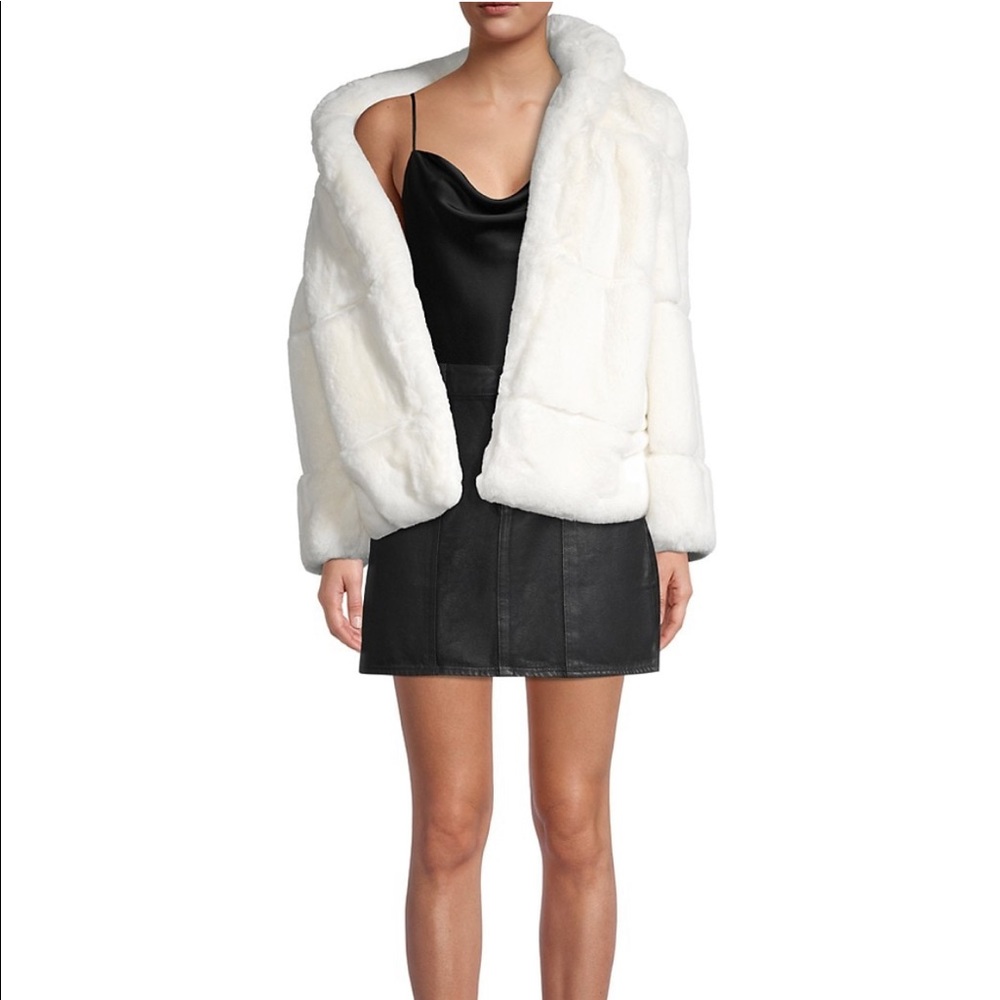Apparis white/cream coat